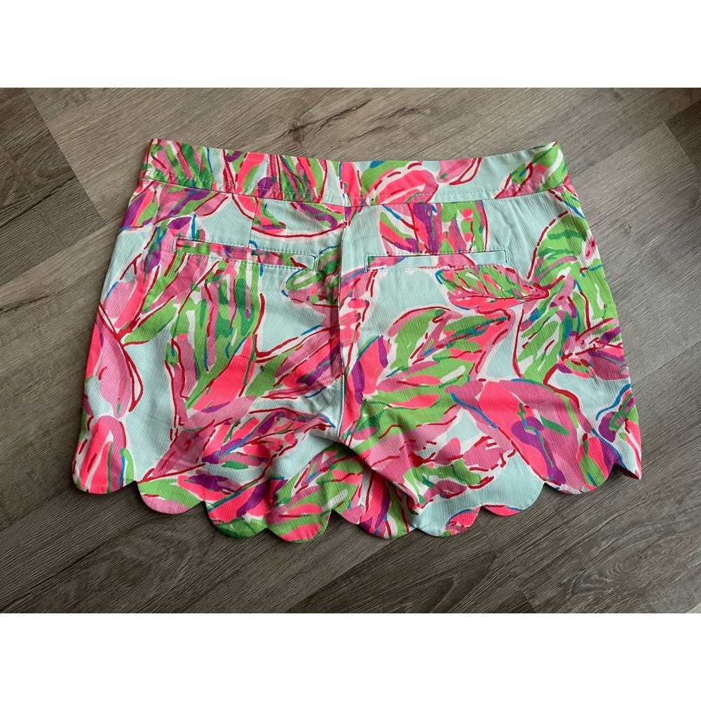 Lilly Pulitzer Shorts Womens Size 000 Short Scalloped Floral - Picture 3 of 4